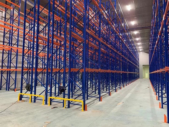 上海某供给链治理有限公司重型货架案例